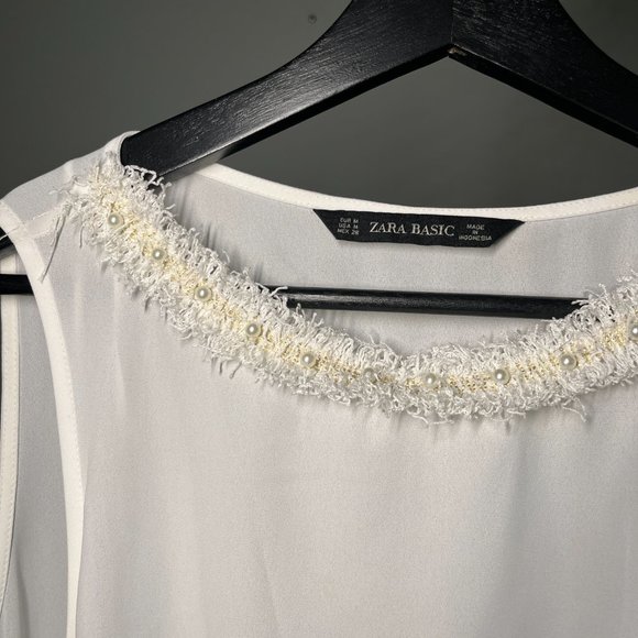 Zara White Sleeveless Blouse with neckline details - Picture 3 of 3